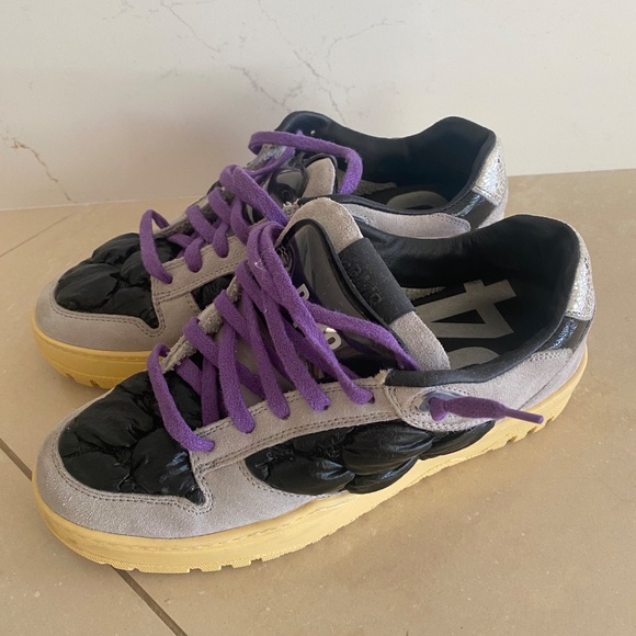 P448 Womens Gray Black Suede Modern Unique Parachute Sneakers Size 38 - Picture 10 of 11